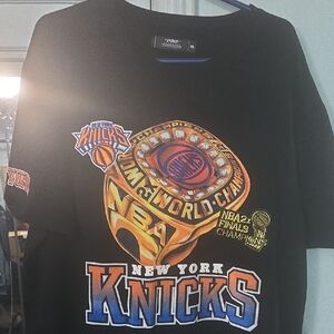 NBA New York Knicks Black and Gold Tee